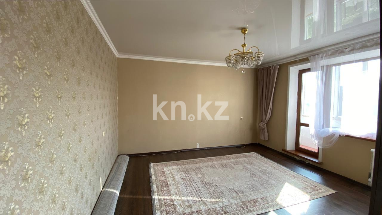 Продажа 3-комнатной квартиры, 65 м², мкр-н Голубые Пруды - Продажа трехкомнатных квартир в Караганде на в Майкудуке фото 1 из 12