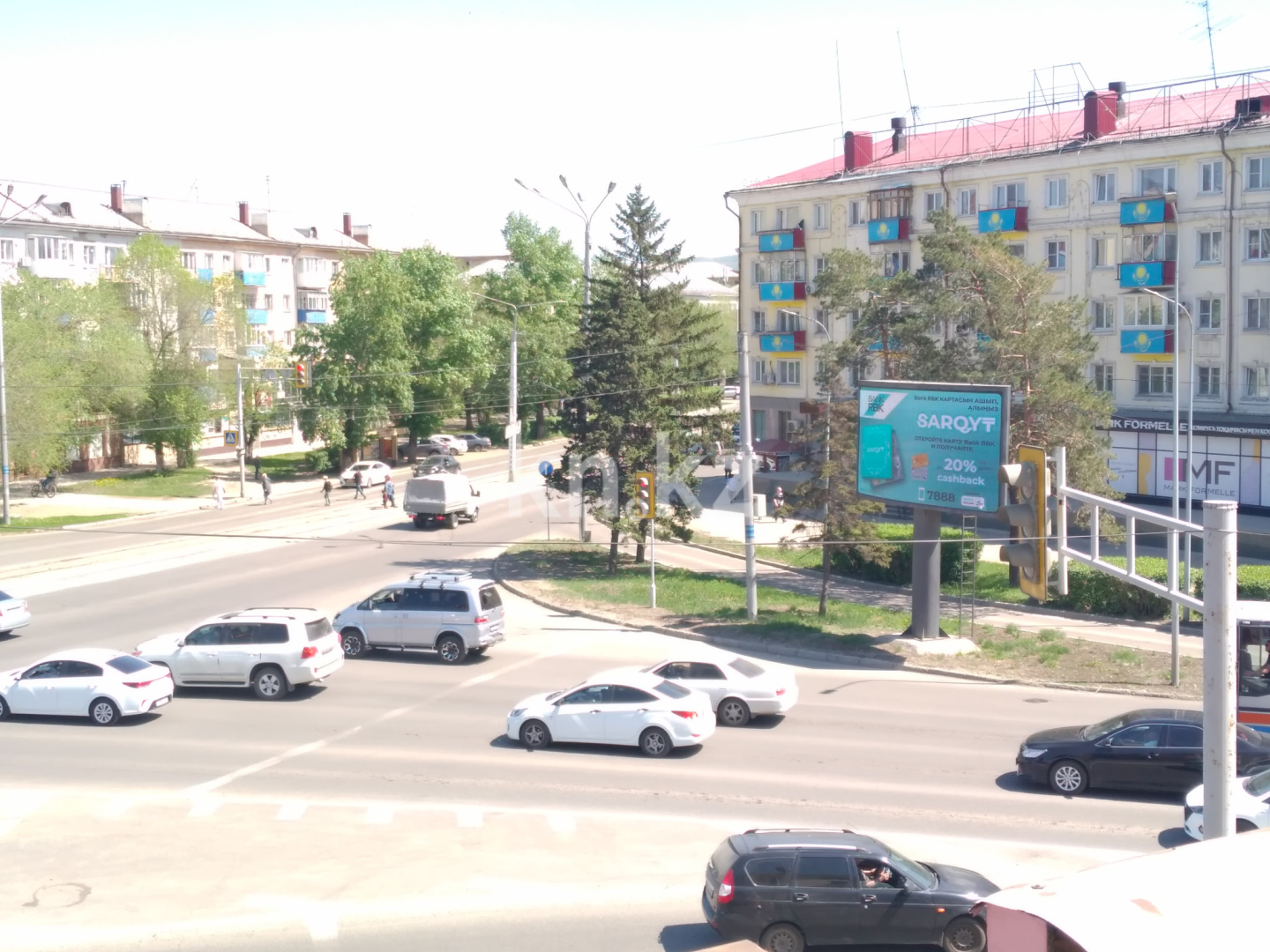 Аренда 2-комнатной квартиры посуточно, 50 м², пр. Ауэзова, дом  49 - Аренда квартир посуточно в Усть-Каменогорске фото 10 из 13