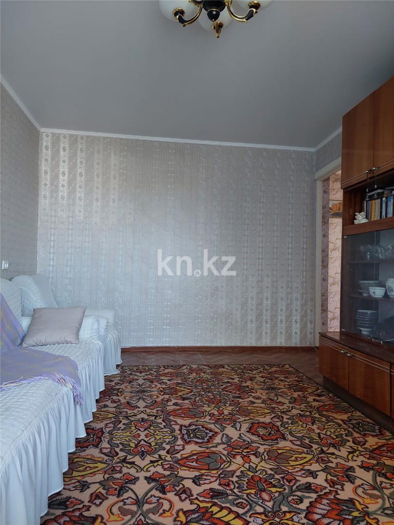 Продажа 3-комнатной квартиры, 60 м², ул. Гоголя - Продажа  трехкомнатных квартир в Караганде фото 2 из 14