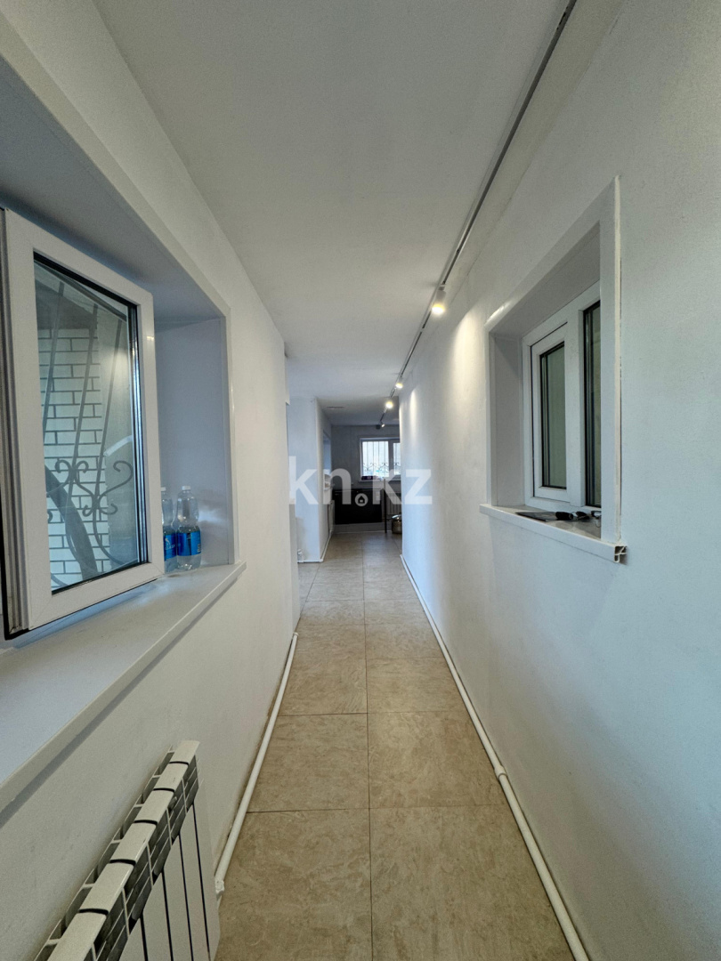 Продажа 6-комнатного дома, 343 м², ул. Карибжанова - Продажа домов, коттеджей в Караганде фото 33 из 36