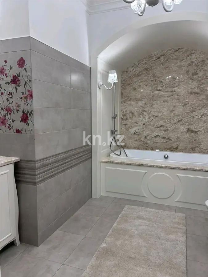 Продажа 3-комнатной квартиры, 122.7 м², ул. Омаровой, дом  37 в Алматы - фото 5