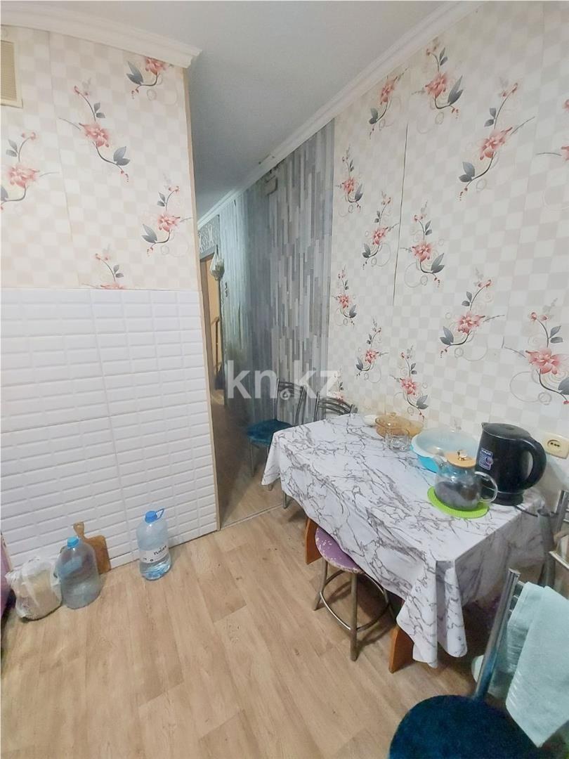 Продажа 2-комнатной квартиры, 45 м², 16 мкр., дом  21 в Караганде - фото 8