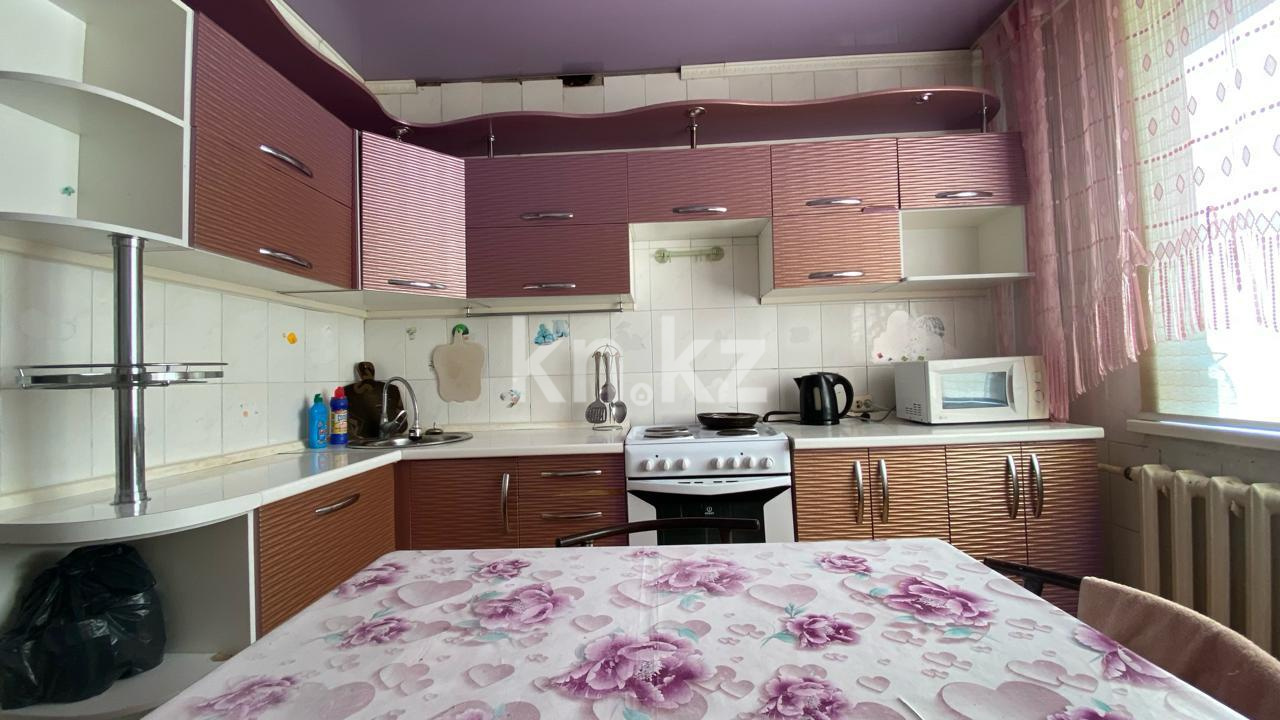Продажа 3-комнатной квартиры, 62 м², пр. Шахтеров - Продажа  трехкомнатных квартир в Караганде фото 9 из 15