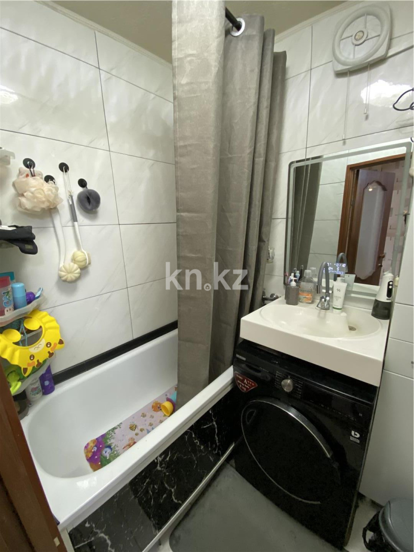 Продажа 3-комнатной квартиры, 52 м², 21-й мкр. - Продажа квартир в Караганде с фото фото 8 из 10