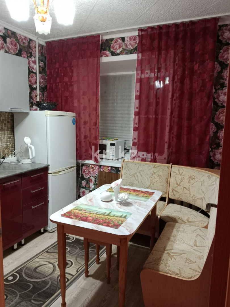 Аренда 1-комнатной квартиры посуточно, 33 м², ул. Крылова, дом  83 - Аренда жилой и коммерческой недвижимости в Усть-Каменогорске фото 2 из 8