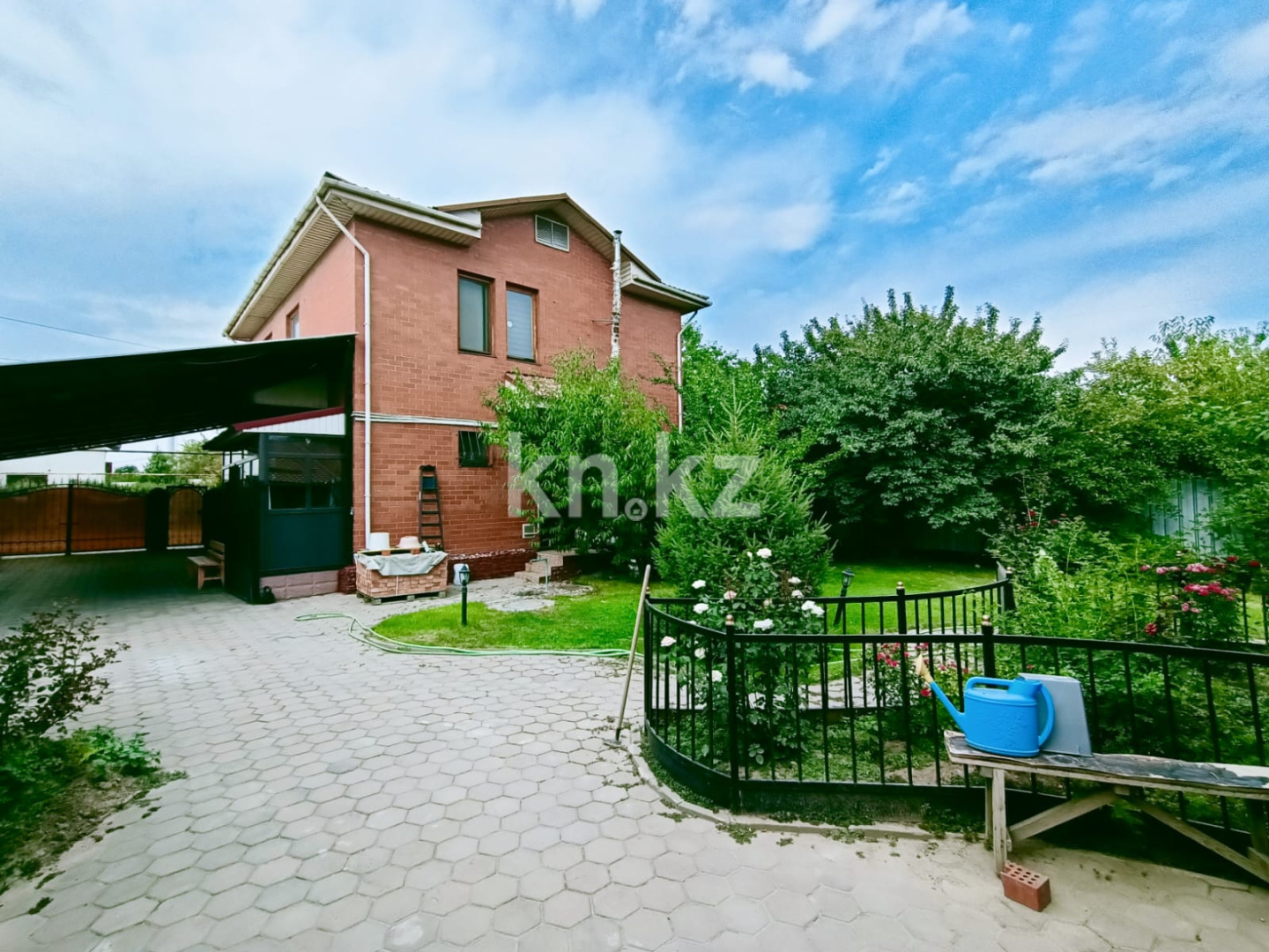 Продажа 4-комнатного дома, 196.4 м², 2 улица - Продажа домов, коттеджей в Алматинской области фото 1 из 40
