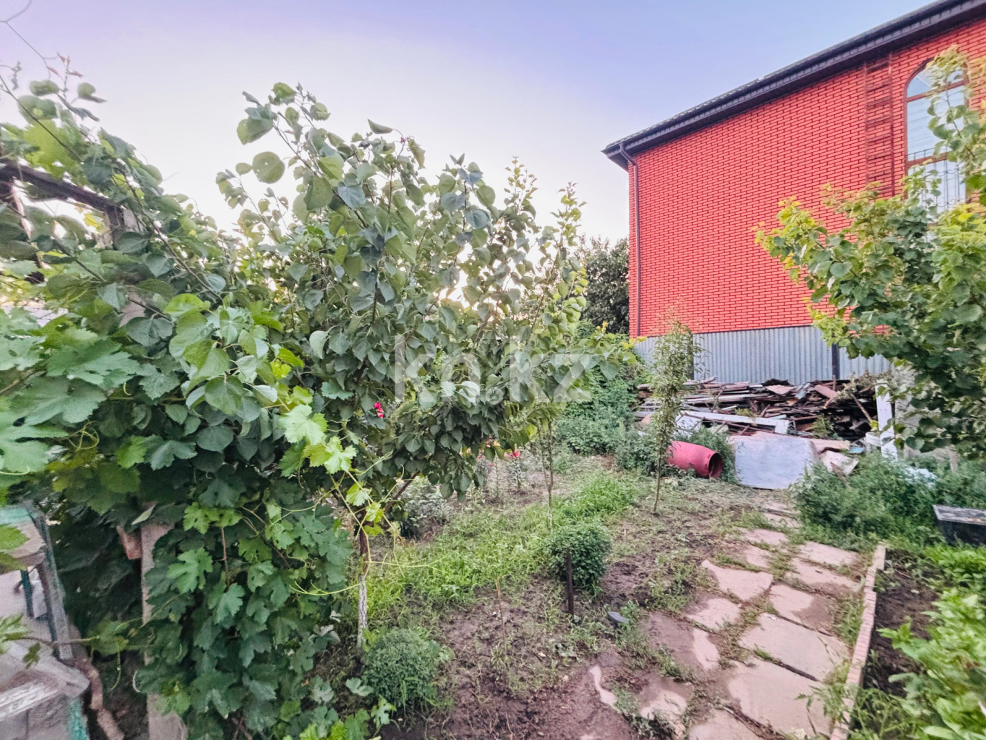 Продажа 4-комнатного дома, 90 м², Енликгуль - Продажа домов, коттеджей в Алматы фото 1 из 11