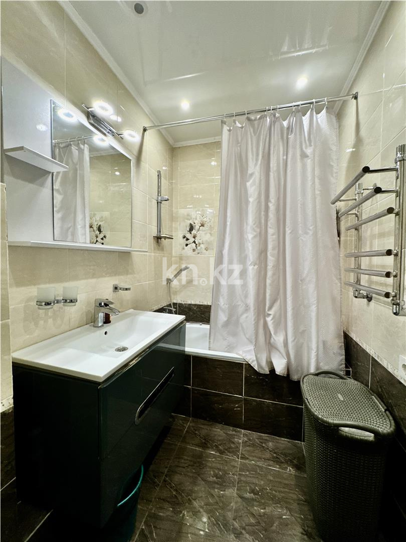 Продажа 4-комнатной квартиры, 93 м², ул. Аманжолова, дом  71 - Продажа  четырехкомнатных квартир в Караганде фото 29 из 35