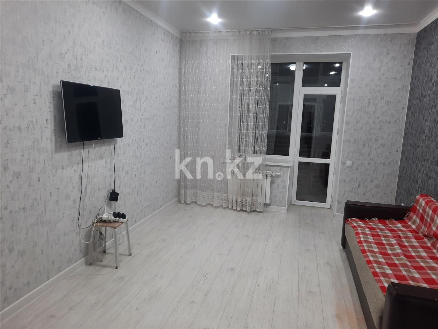 Продажа 2-комнатной квартиры, 62 м², пр. Шахтеров - Продажа квартир в Караганде фото 1 из 11