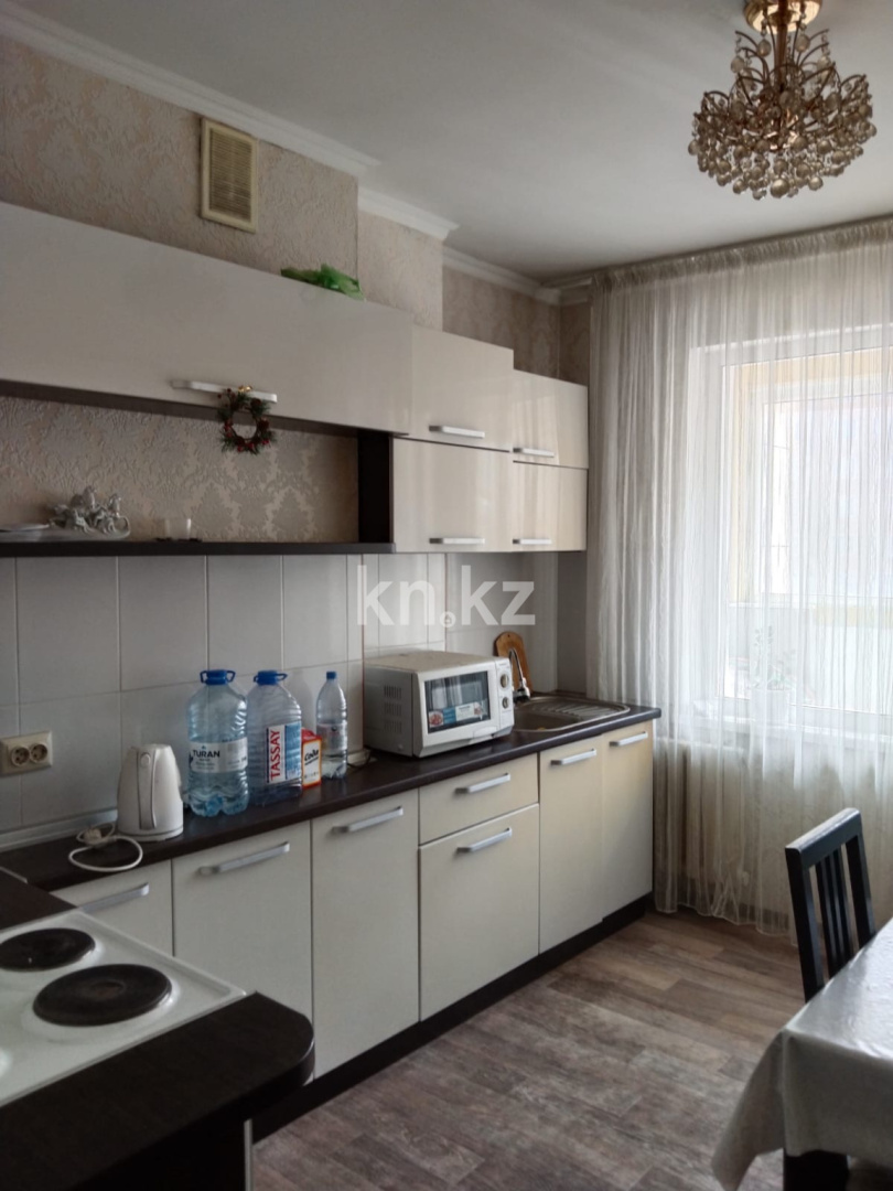 Аренда 1-комнатной квартиры, 42 м², ул. Сауран, дом  3/1 - Аренда жилой и коммерческой недвижимости в Астане фото 1 из 9