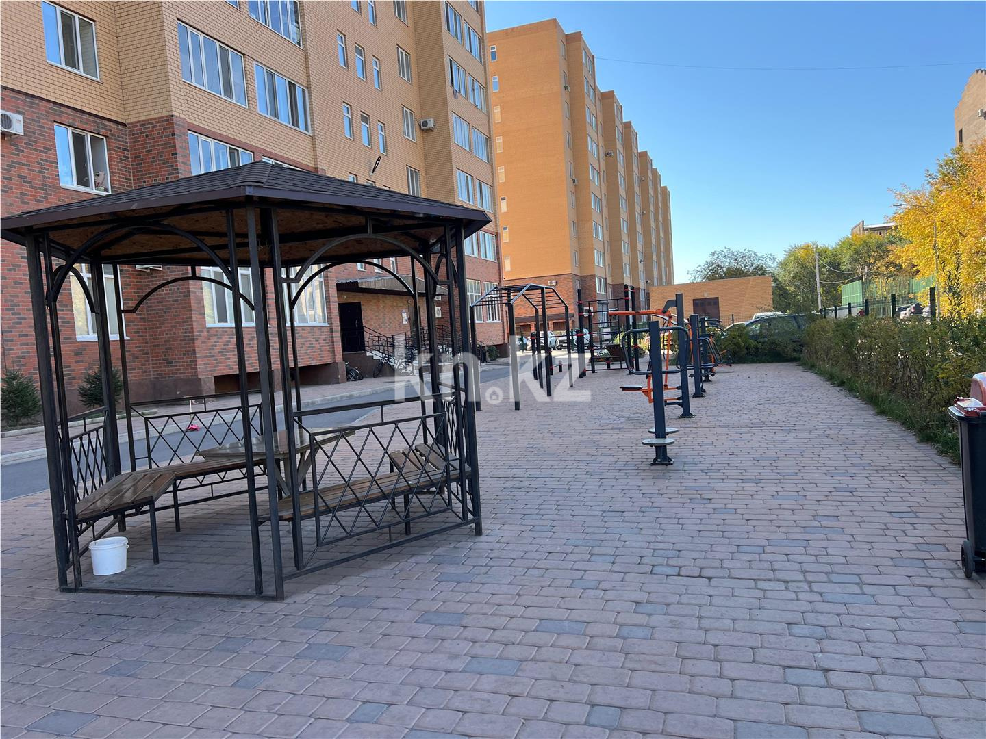 Продажа 3-комнатной квартиры, 100 м², ул. Дюсембекова - Продажа  трехкомнатных квартир в Караганде фото 20 из 21