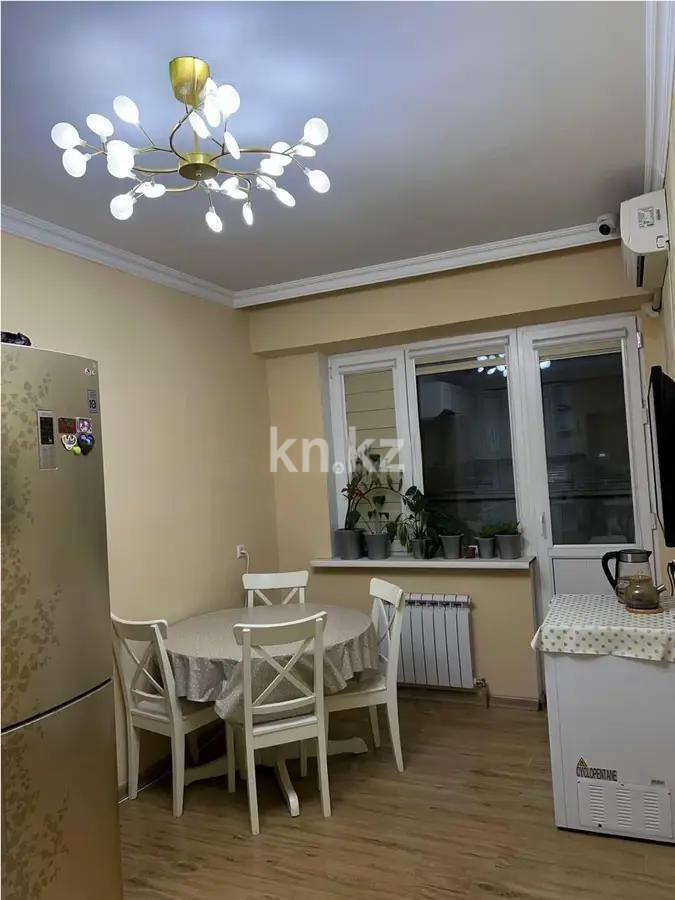 Продажа 3-комнатной квартиры, 107 м², ул. Толе би, дом  298/1 в Алматы - фото 5