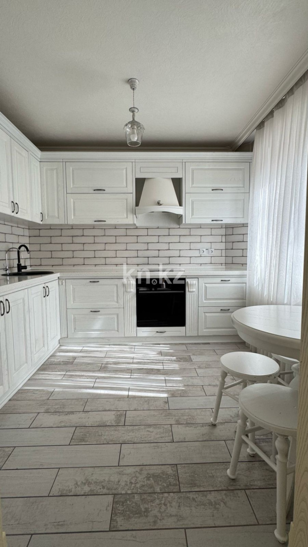 Продажа 4-комнатной квартиры, 74.6 м², мкр-н Степной-2, дом  4/1 - Продажа четырехкомнатных квартир в Караганде на Юго-Востоке фото 1 из 14