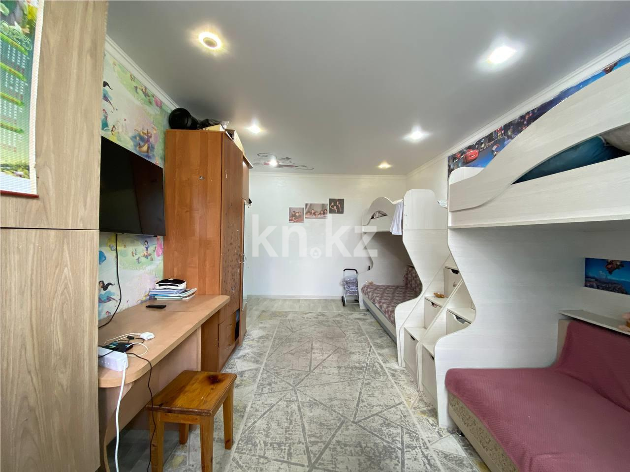 Продажа 3-комнатной квартиры, 76 м², ул. Дружбы, дом  126а в Караганде - фото 5