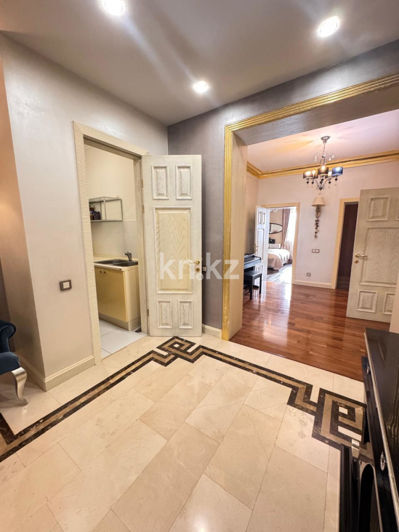 Продажа 5-комнатной квартиры, 206.5 м², ул. Ташенова в Астане - фото 15