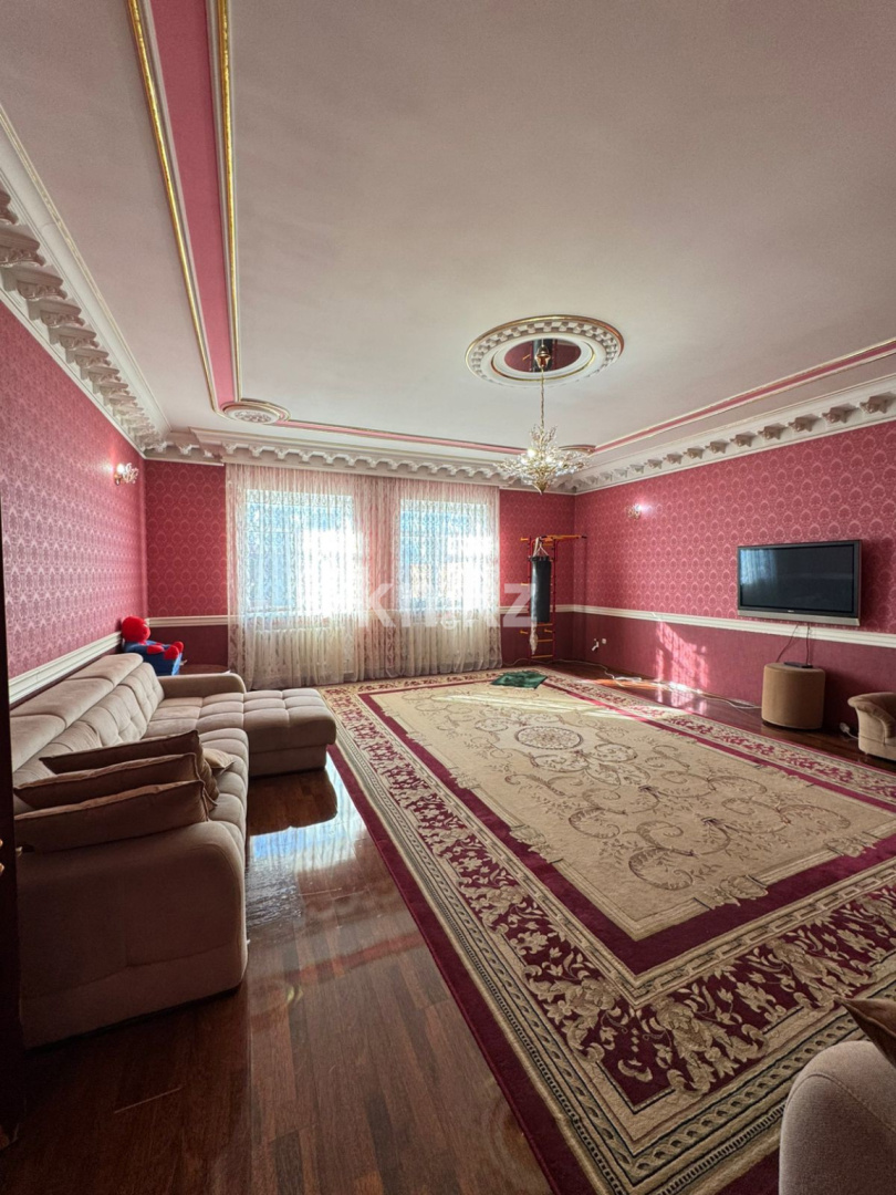 Продажа 6-комнатного дома, 470 м², ул. Турысова - Продажа квартир в Казахстане фото 1 из 19