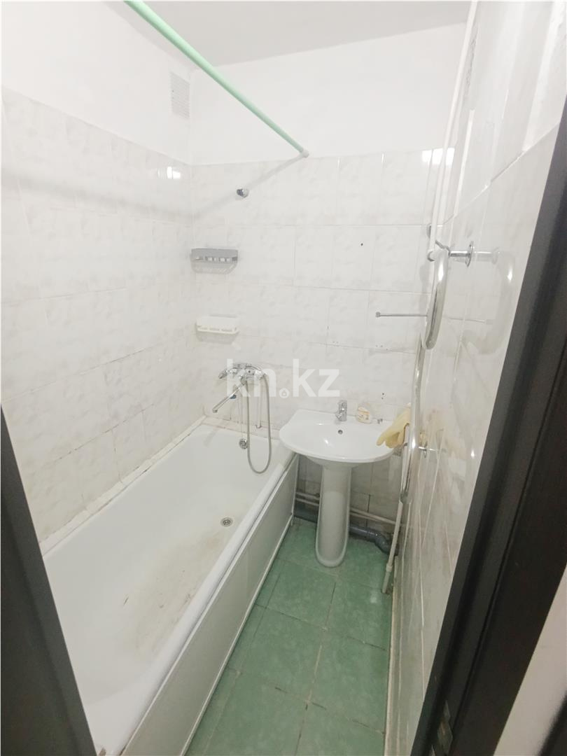 Продажа 2-комнатной квартиры, 45 м², 23 мкр., дом  17 - Продажа  двухкомнатных квартир в Караганде с фото фото 8 из 12