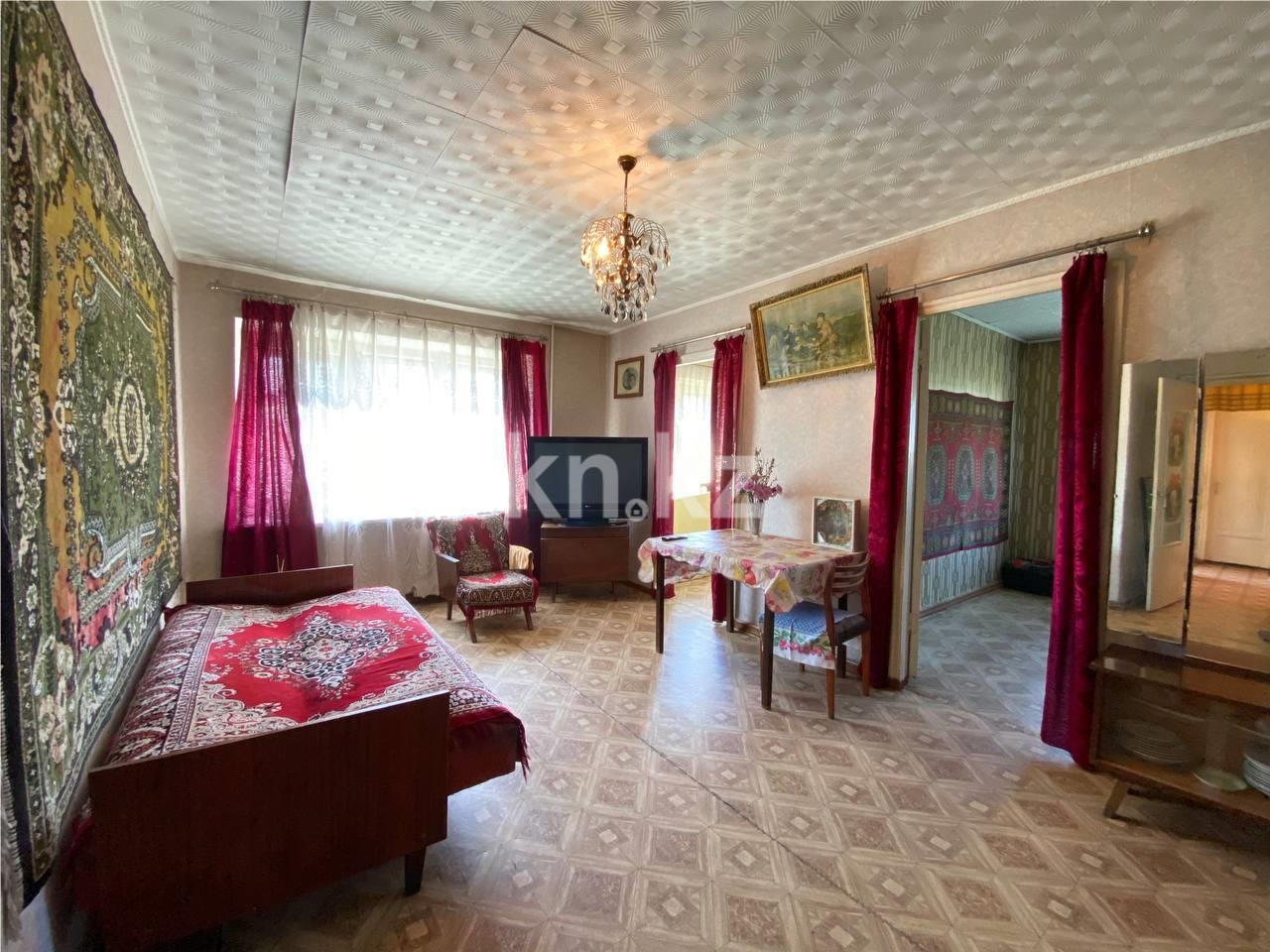 Продажа 4-комнатной квартиры, 60 м², мкр-н 21, дом  10 - Продажа  четырехкомнатных квартир в Караганде фото 2 из 11