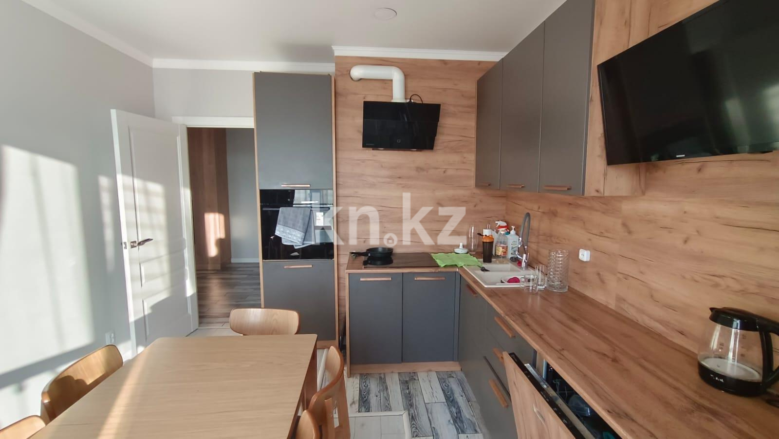 Продажа 3-комнатной квартиры, 84 м², ул. Сатыбалдина - Продажа  трехкомнатных квартир в Караганде фото 5 из 11