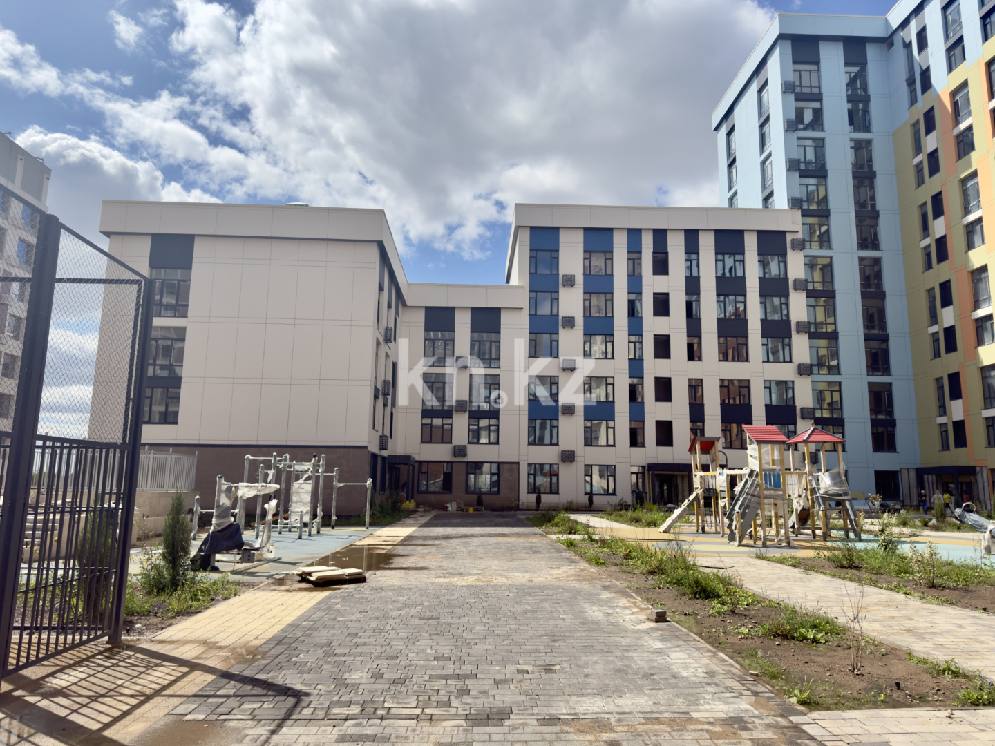 Продажа 3-комнатной квартиры, 58.42 м², ул. Нажимеденова, дом  16/2 в Астане - фото 2