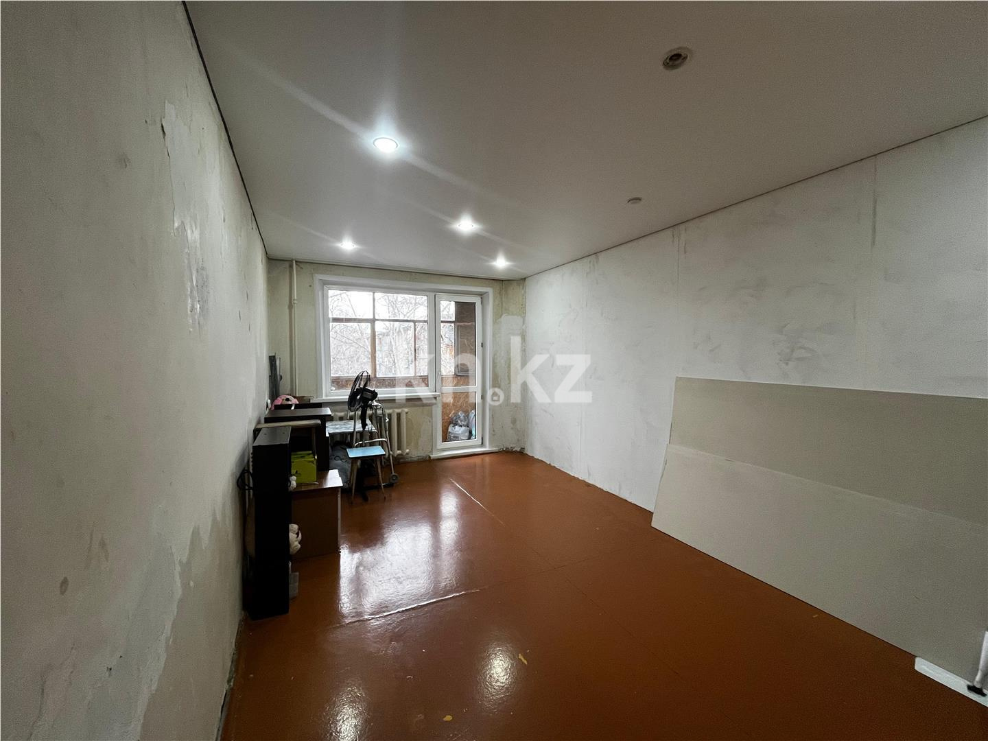 Продажа 3-комнатной квартиры, 62 м², 13-й мкр. - Продажа  трехкомнатных квартир в Караганде с фото фото 1 из 16