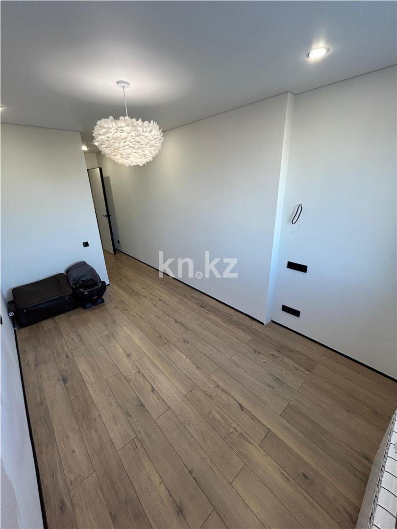 Продажа 3-комнатной квартиры, 83 м², ул. Муканова - Продажа  трехкомнатных квартир в Караганде фото 3 из 15