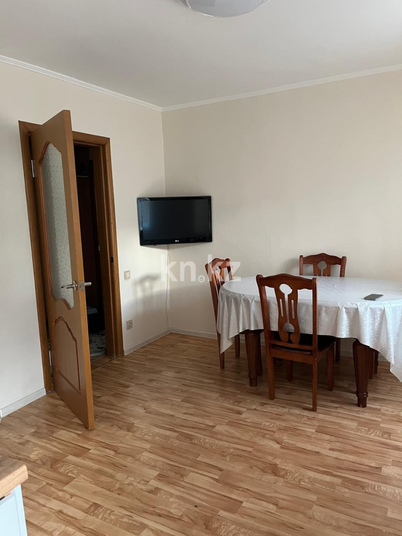 Продажа 3-комнатной квартиры, 50 м², Пичугина 240, дом  10 - Продажа квартир в Караганде фото 9 из 11