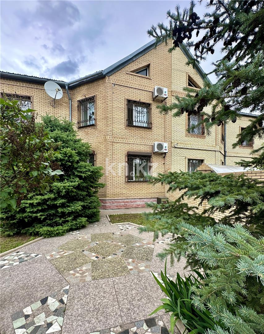 Продажа 9-комнатного дома, 366.9 м², ул. Крылова - Продажа домов, коттеджей в Караганде фото 1 из 32