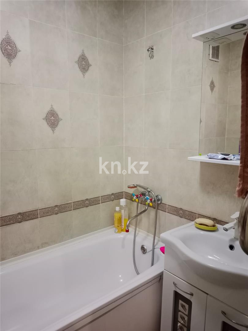 Продажа 3-комнатной квартиры, 59 м², ул. Академическая в Караганде - фото 16