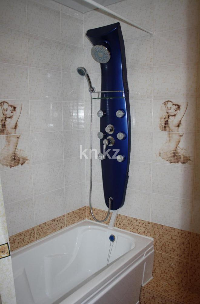 Аренда 1-комнатной квартиры посуточно, 35 м², ул. Победы, дом  105 - Аренда жилой и коммерческой недвижимости в Уральске фото 4 из 15