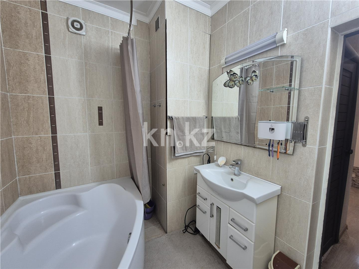 Продажа 4-комнатного дома, 164 м², 9А мкр., дом  27 - Продажа квартир в Темиртау фото 14 из 24