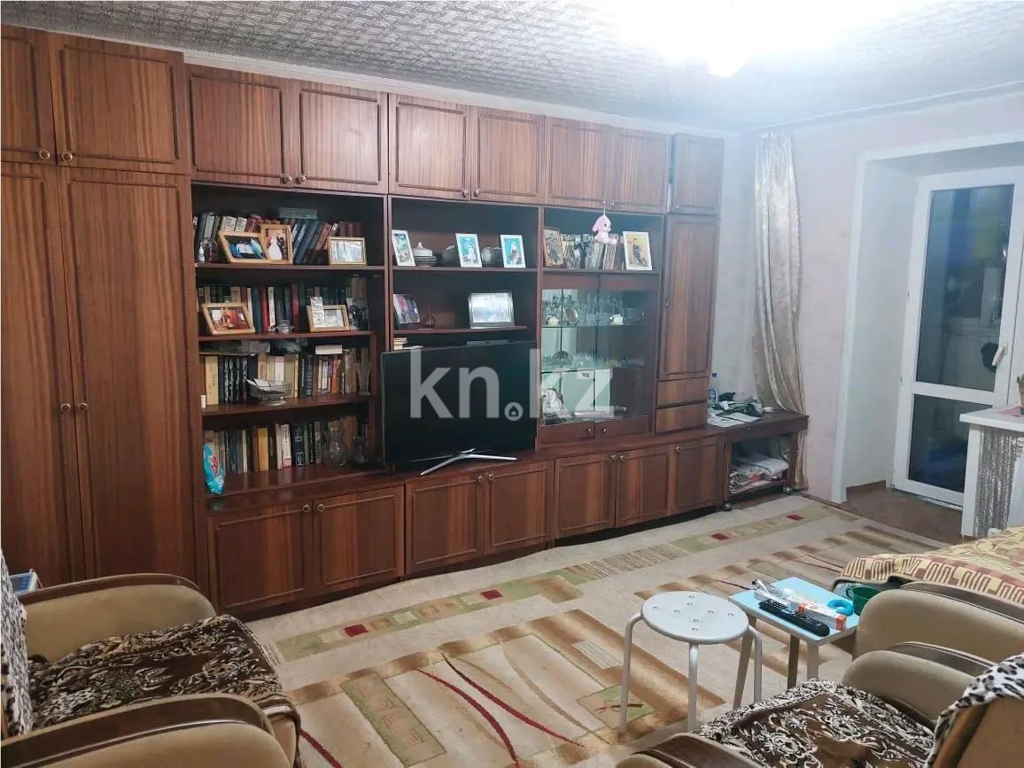 Продажа 3-комнатной квартиры, 65 м², ул. Промышленная, дом  22 - Продажа и аренда недвижимости в Абае фото 1 из 6