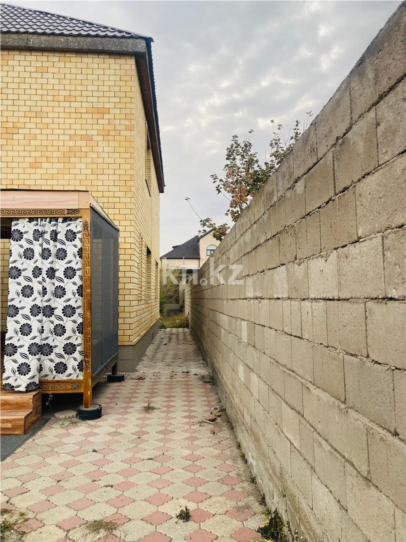 Продажа 6-комнатного дома, 245 м², ул. Турекулова - Продажа  пятикомнатных домов, коттеджей в Караганде с фото фото 1 из 31