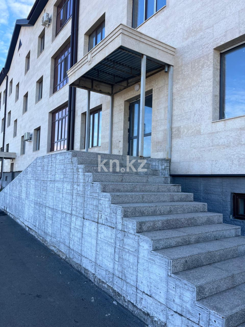 Продажа , 280 м², ул. Кулкыбаева - Продажа офисных и торговых помещений в Караганде фото 2 из 9