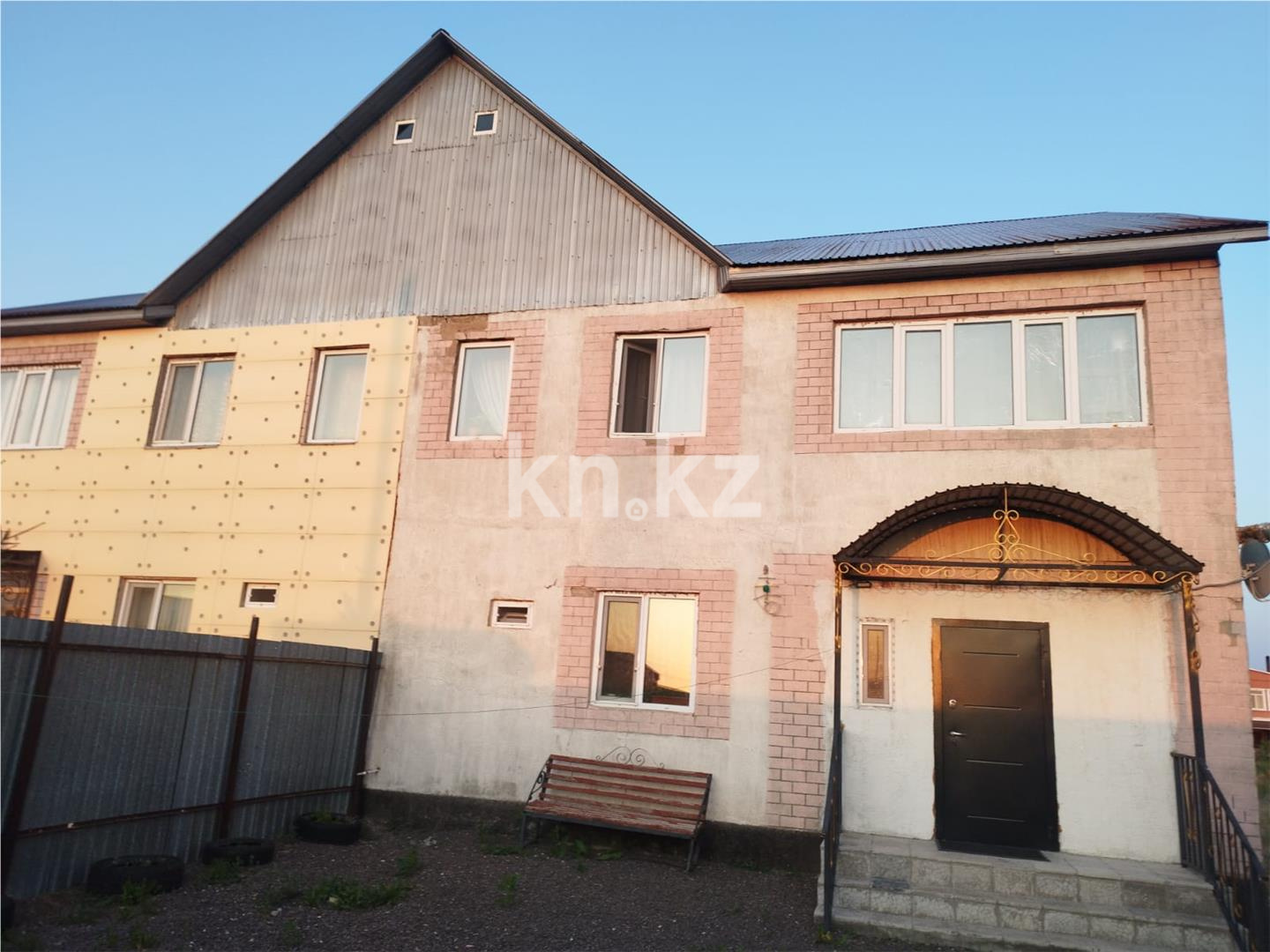 Продажа 6-комнатного дома, 170.8 м², ул. Фазыла Карибжанова - Продажа квартир в Казахстане фото 1 из 22