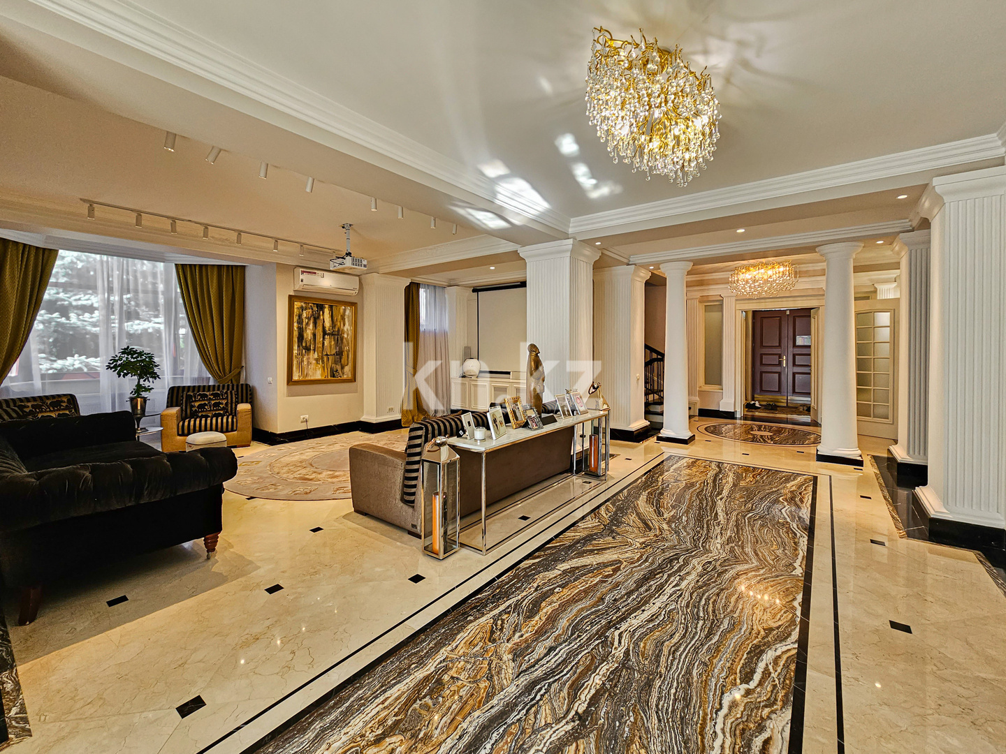 Аренда 6-комнатного дома, 540 м² - Аренда недвижимости в Алматы фото 1 из 40