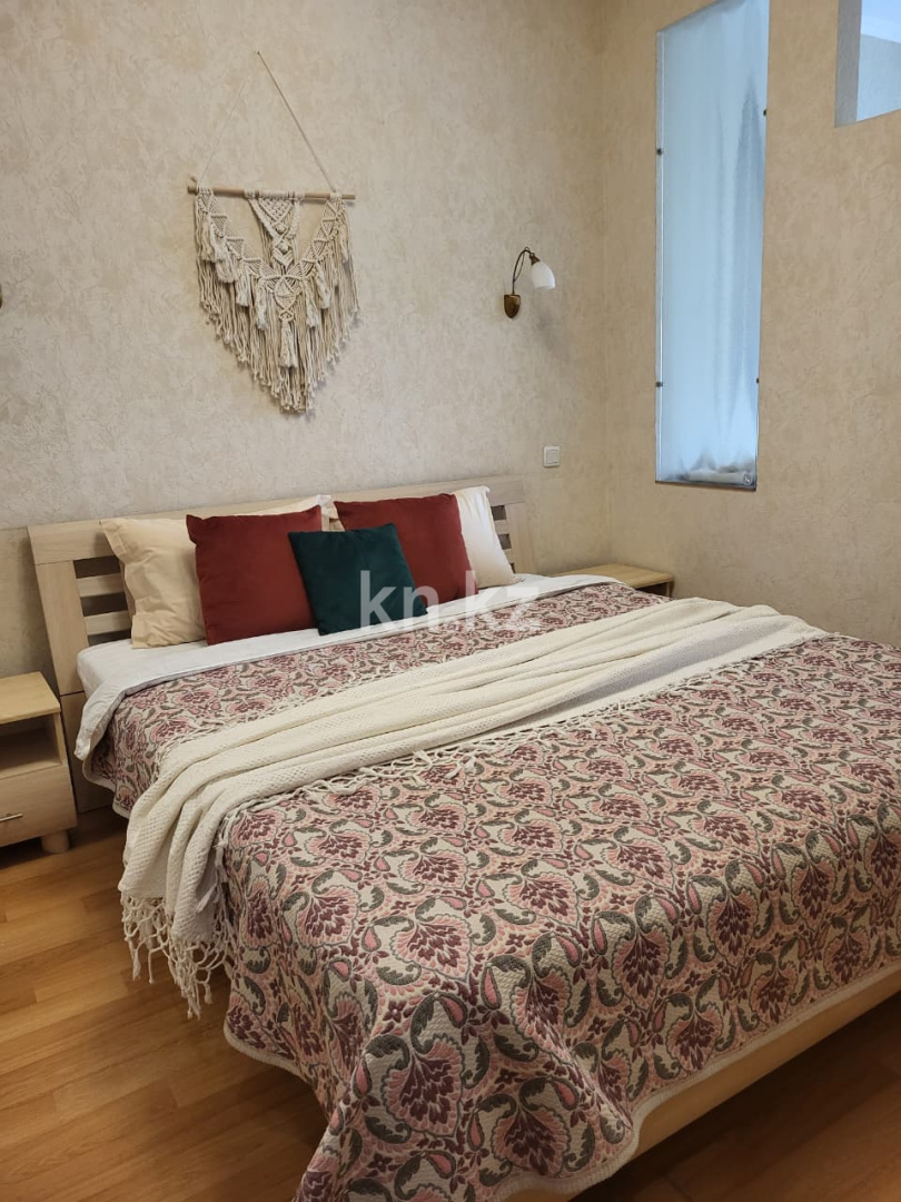 Аренда 2-комнатной квартиры, 50 м², ул. Ходжанова, дом  76 - пр. Аль-Фараби - Аренда квартир помесячно в Алматы с фото фото 1 из 36