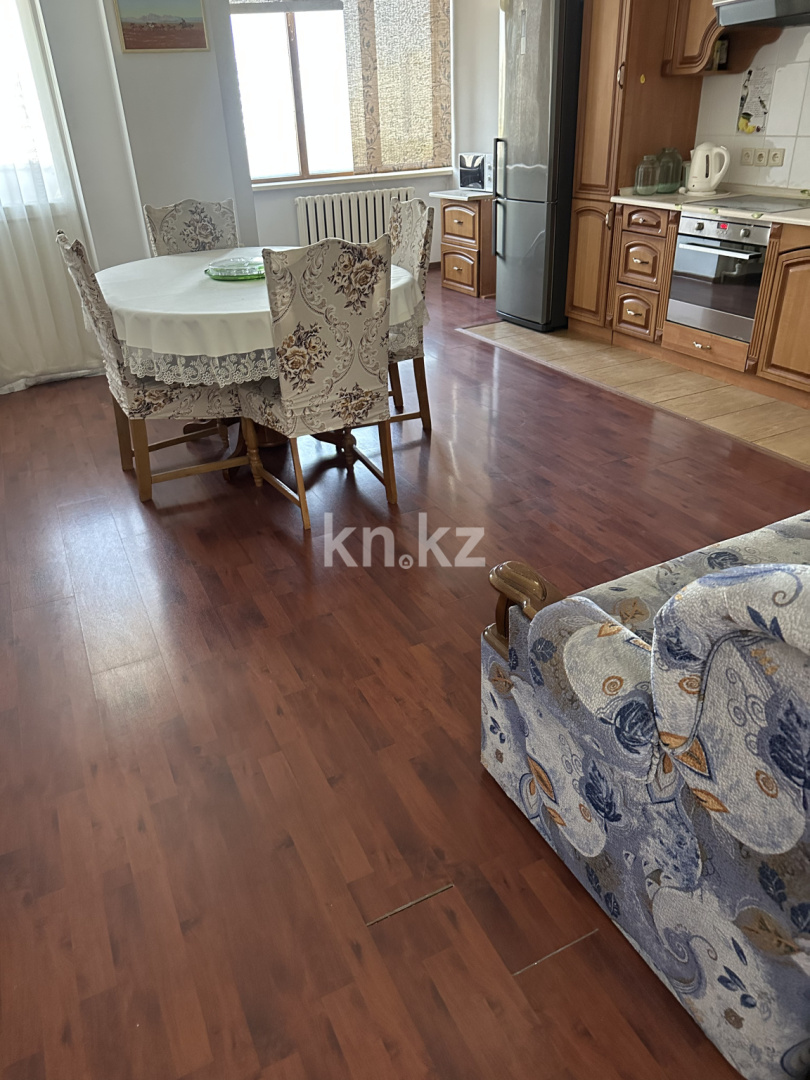 Аренда 3-комнатной квартиры, 140 м², ул. Кунаева, дом  14 - Аренда квартиры помесячно в Астане фото 1 из 3