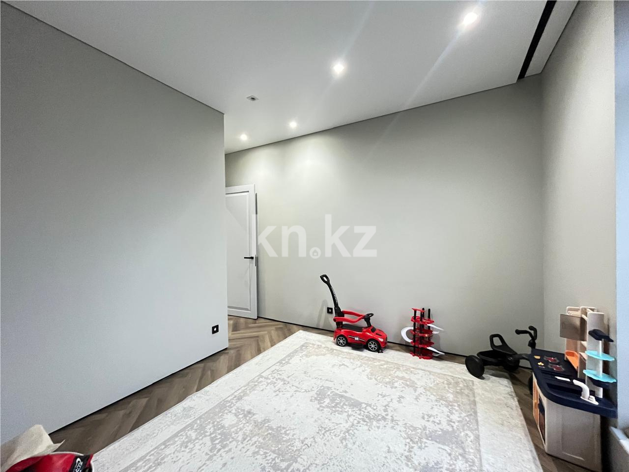 Продажа 3-комнатной квартиры, 100 м², ул. Ашимова, дом  15 - Продажа  трехкомнатных квартир в Караганде фото 5 из 17