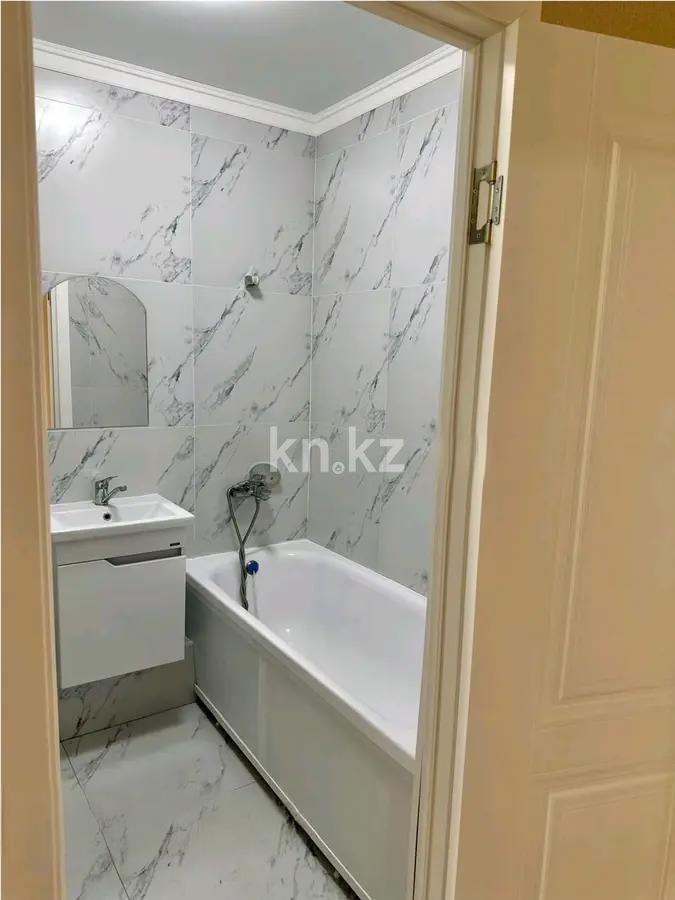 Продажа 1-комнатной квартиры, 43 м², ул. Е-652, дом  18 в Астане - фото 2