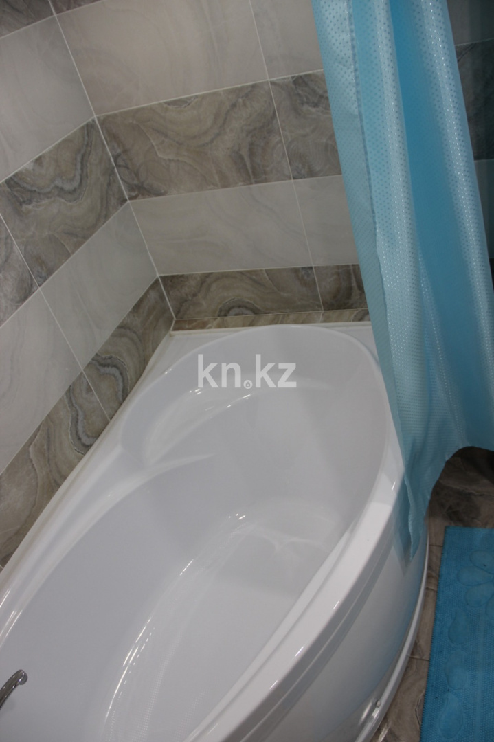 Аренда 3-комнатной квартиры посуточно, 70 м², Камзина, дом  20 - Аренда квартир посуточно в Павлодаре фото 12 из 15