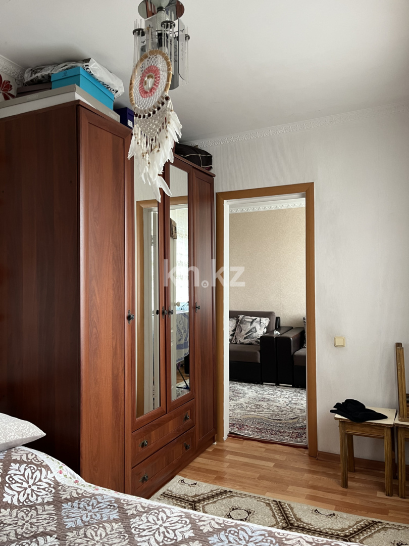 Продажа 4-комнатной квартиры, 63.6 м², мкр-н 15, дом  6 в Караганде - фото 5