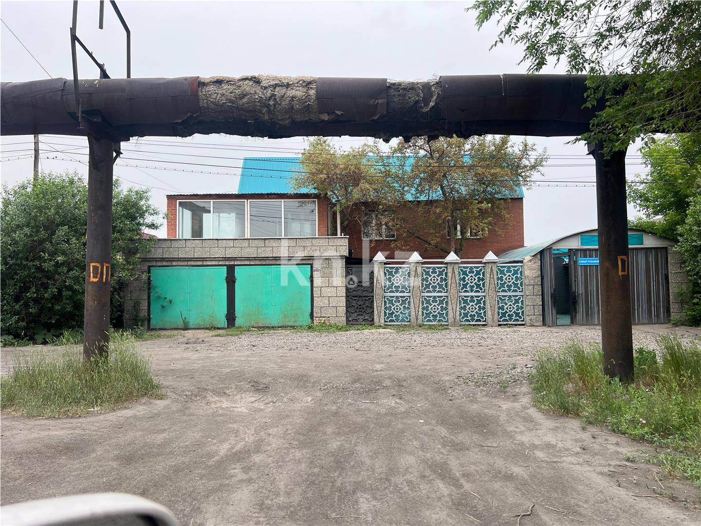 Продажа 10-комнатного дома, 231 м² - Продажа домов, коттеджей в Казахстане фото 1 из 33