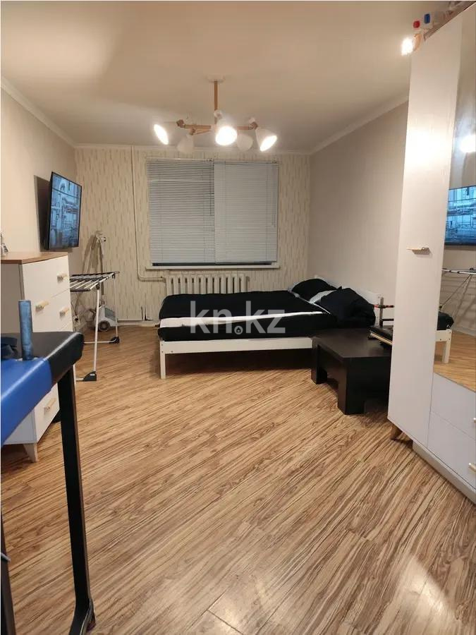Продажа 3-комнатной квартиры, 63 м², ул. Жандосова, дом  172 - Продажа  трехкомнатных квартир в Алматы с фото фото 1 из 5