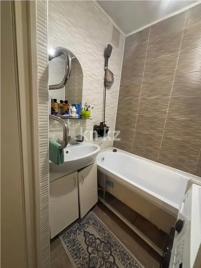 Продажа 3-комнатной квартиры, 64 м², 15-й мкр., дом  26/3 в Караганде - фото 5