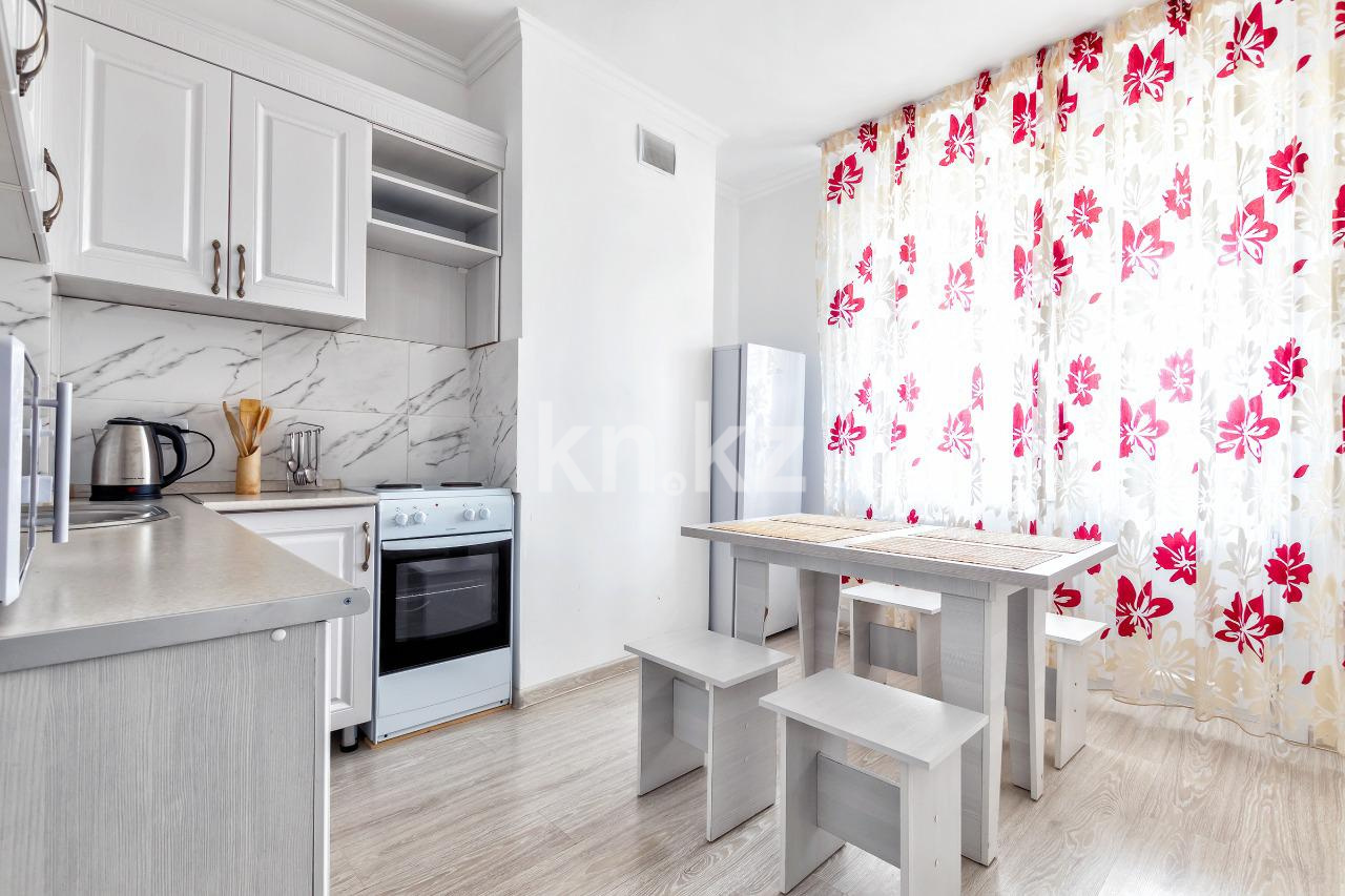 Аренда 2-комнатной квартиры посуточно, 70 м², ул. Сауран, дом  3/1 - ул. Сыганак - Аренда квартир посуточно в Астане без посредников фото 2 из 8