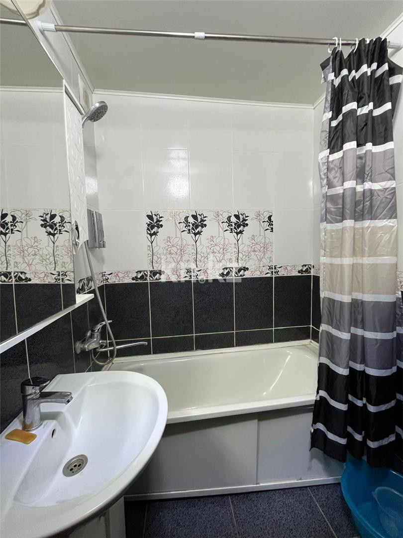 Продажа 4-комнатной квартиры, 80 м², пр. Шахтеров - Продажа  четырехкомнатных квартир в Караганде фото 14 из 22