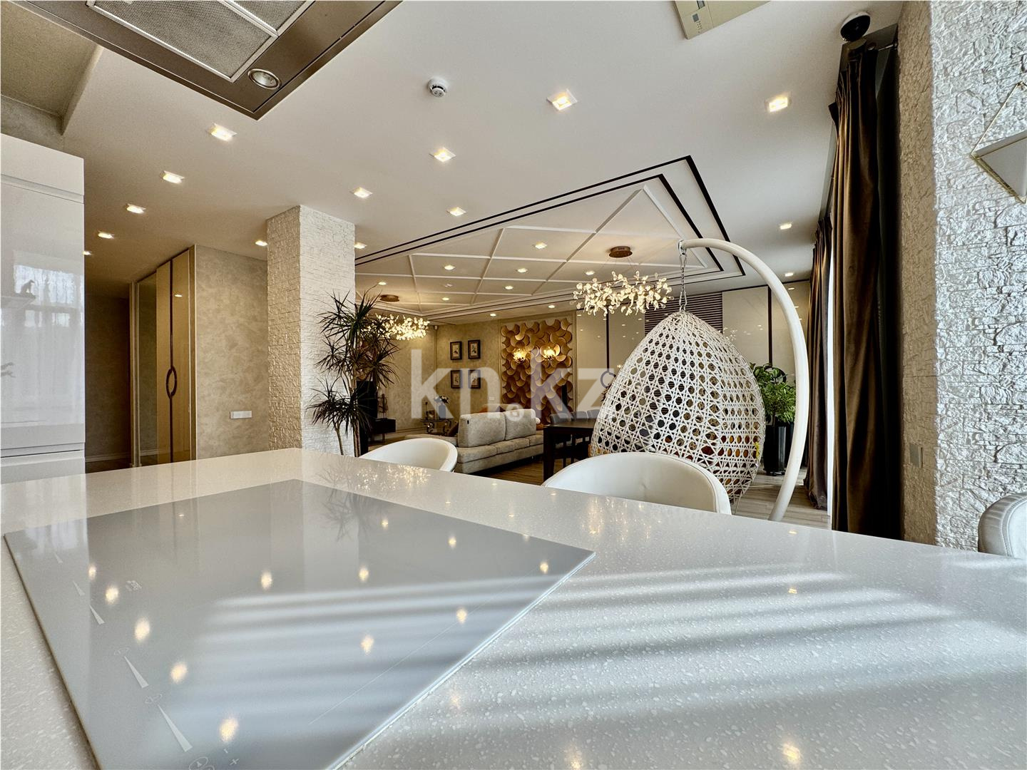 Продажа 4-комнатной квартиры, 198 м², ул. Ботаническая, дом  12/12 в Караганде - фото 15