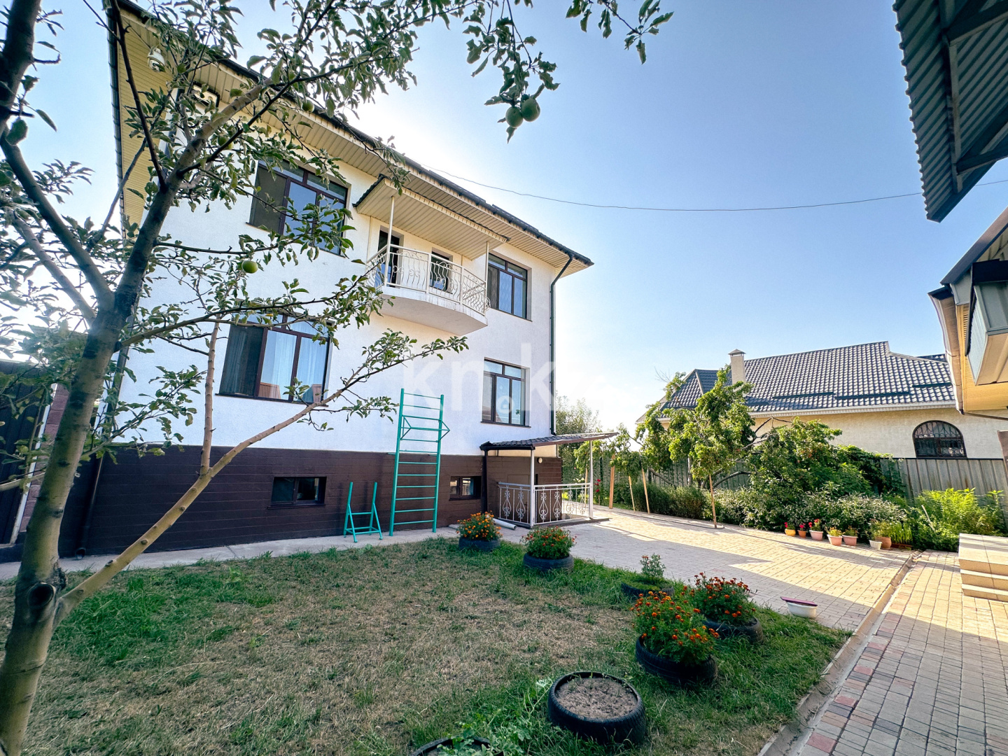Продажа 7-комнатного дома, 288 м², Таусамалы, дом  150 - Продажа  пятикомнатных домов, коттеджей в Алматы фото 1 из 40