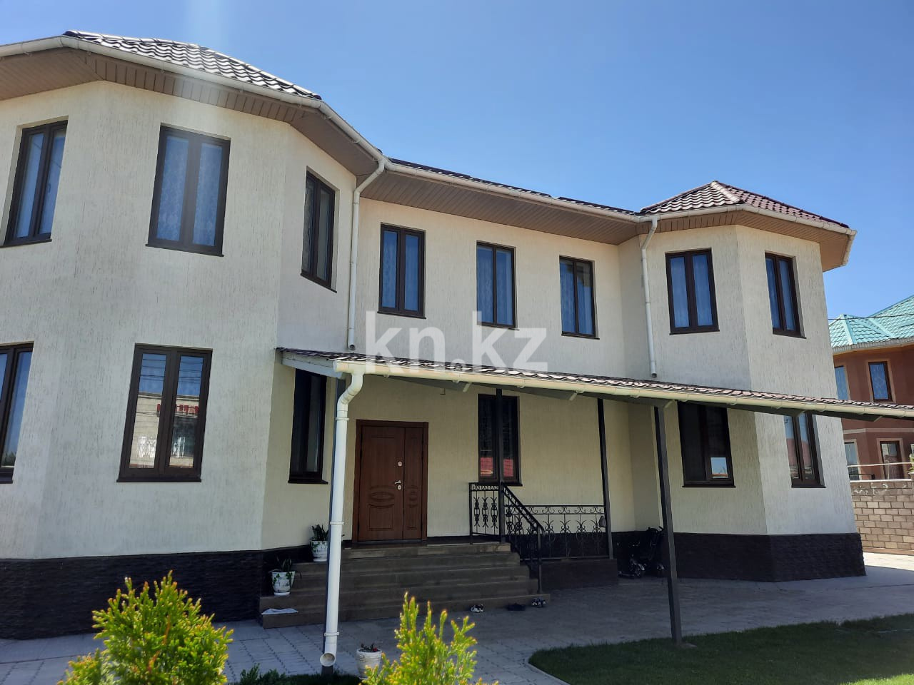 Продажа 7-комнатного дома, 410 м², ул. Сералина, дом  33 - Продажа домов, коттеджей в Казахстане фото 1 из 33